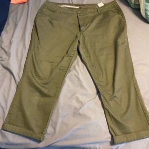 Olive capris